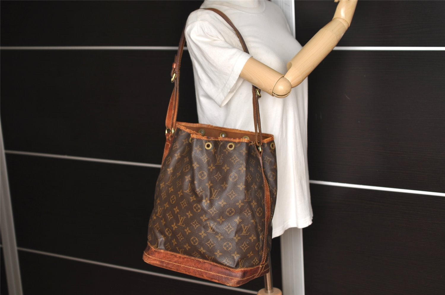 Authentic Louis Vuitton Monogram Noe Shoulder Drawstring Bag M42224 LV 7276J