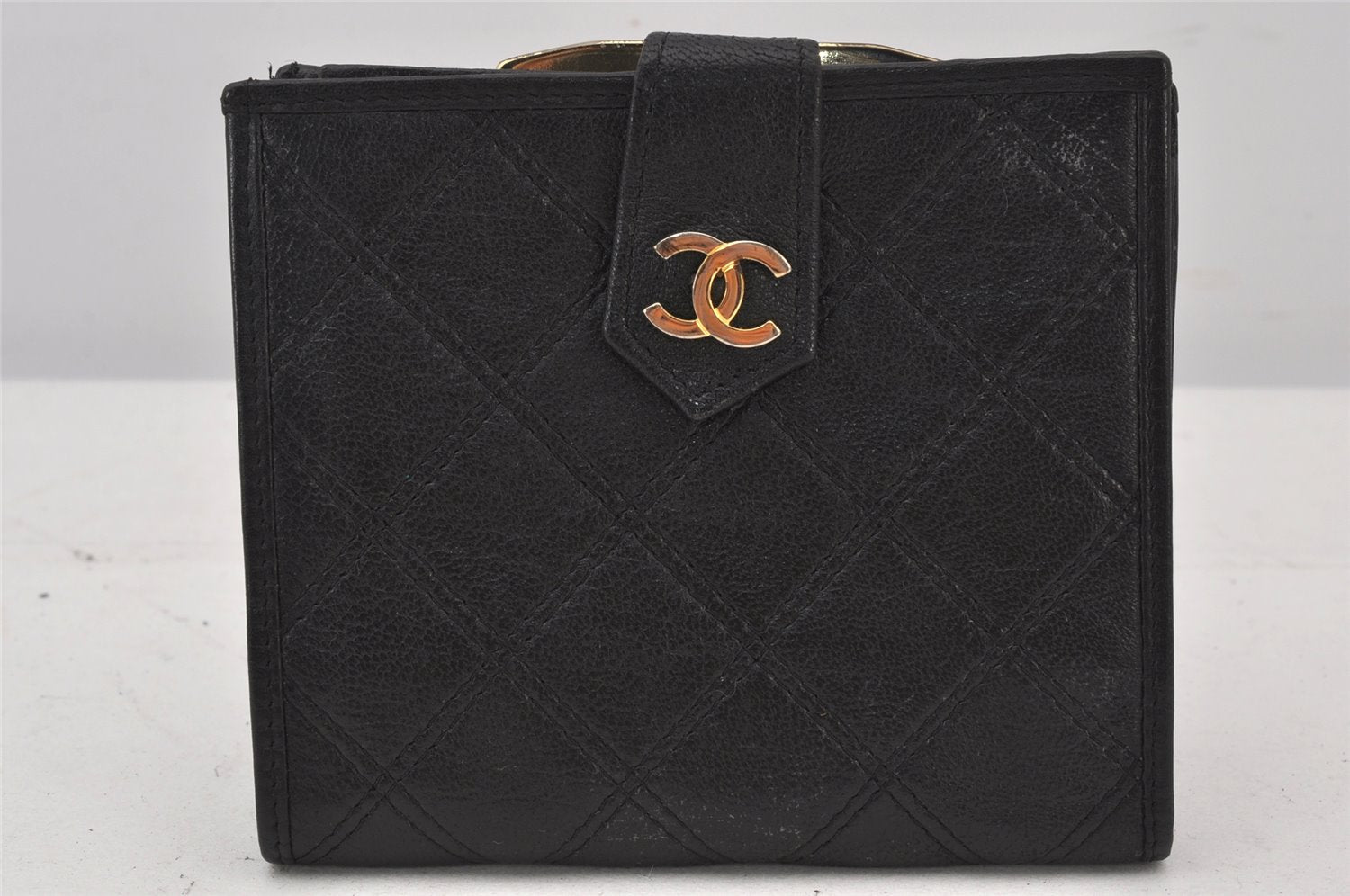 Authentic CHANEL Calf Skin Bicolore Vintage Bifold Wallet Purse Black CC 7290K