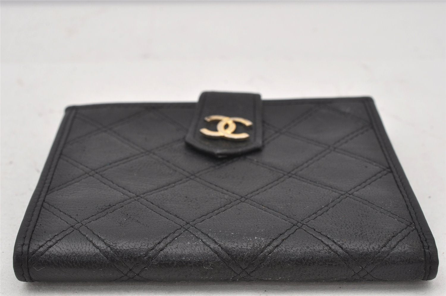 Authentic CHANEL Calf Skin Bicolore Vintage Bifold Wallet Purse Black CC 7290K