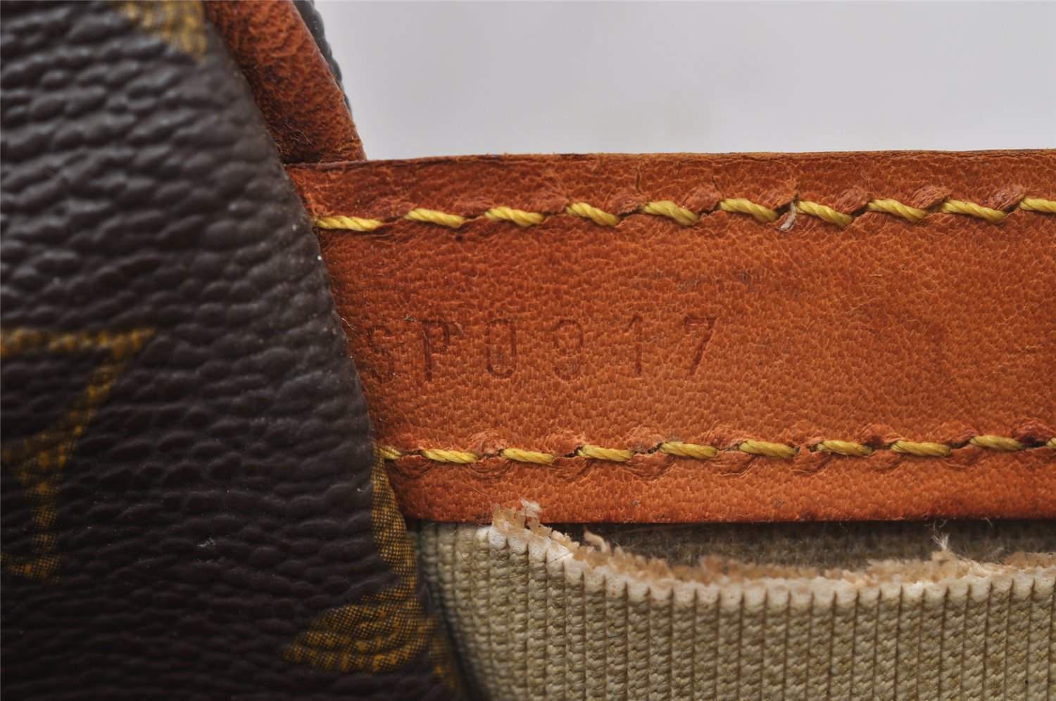 Authentic Louis Vuitton Monogram Reporter PM Shoulder Bag M45254 LV Junk 7315J