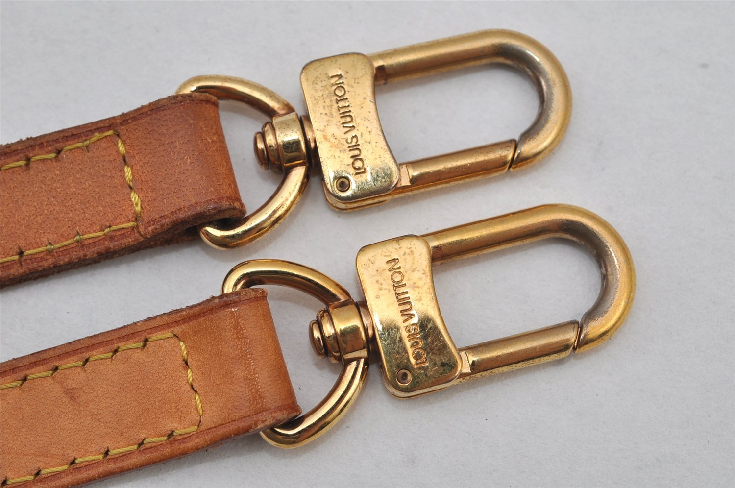 Authentic Louis Vuitton Leather Shoulder Strap Beige 41.3-48