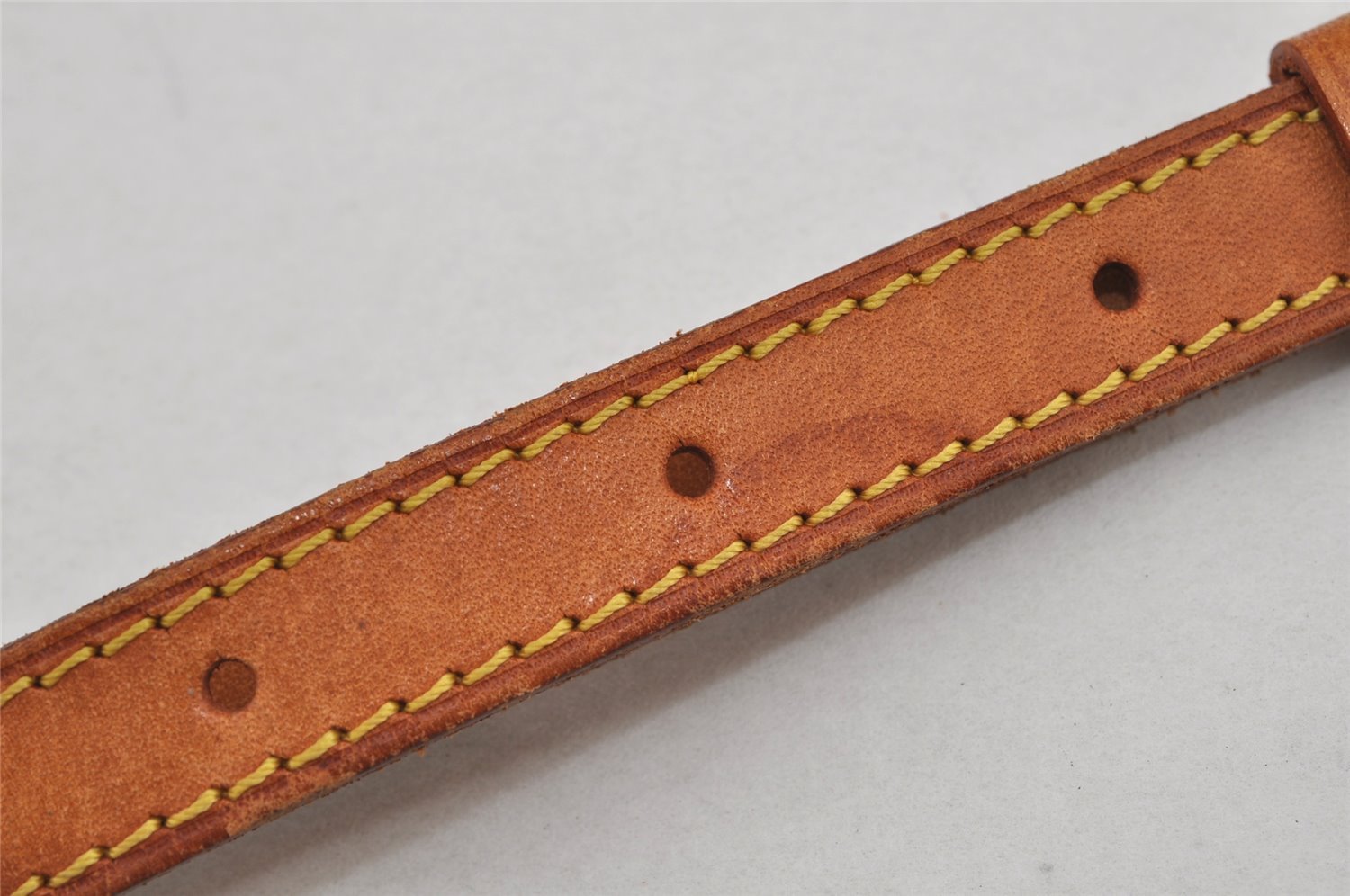 Authentic Louis Vuitton Leather Shoulder Strap Beige 41.3-48