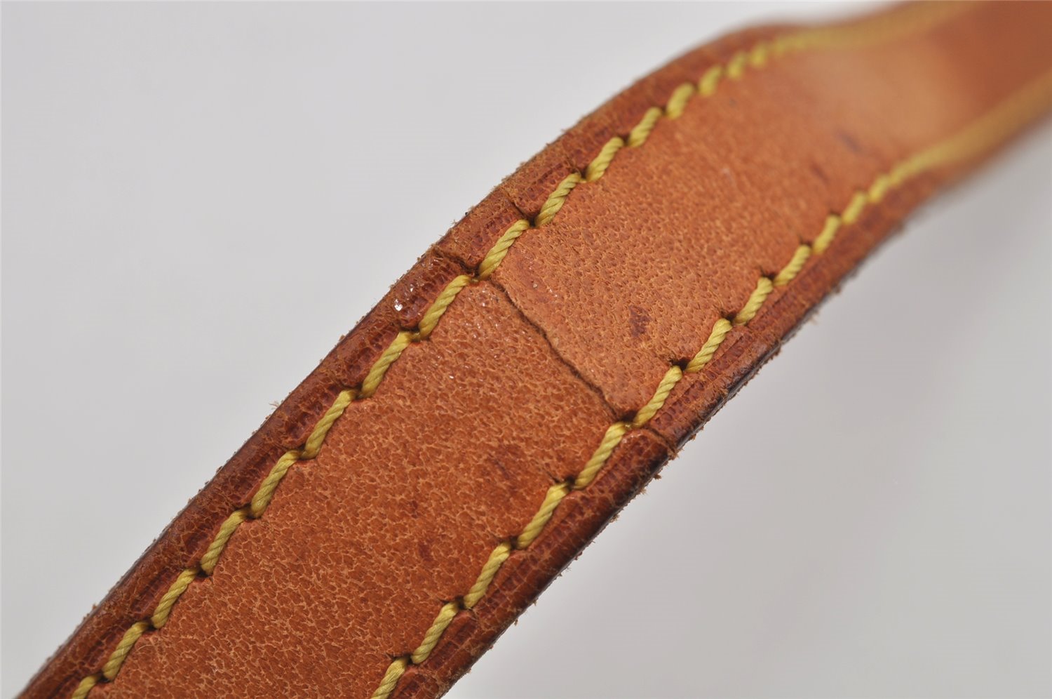 Authentic Louis Vuitton Leather Shoulder Strap Beige 41.3-48