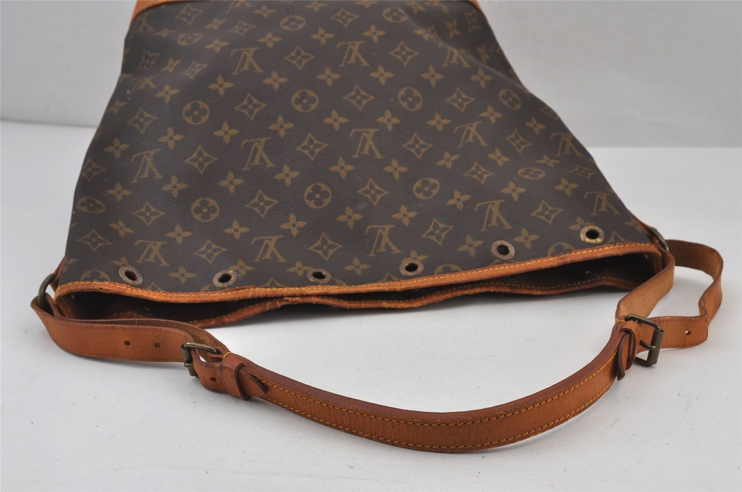Authentic Louis Vuitton Monogram Noe Shoulder Drawstring Bag M42224 LV 7335J