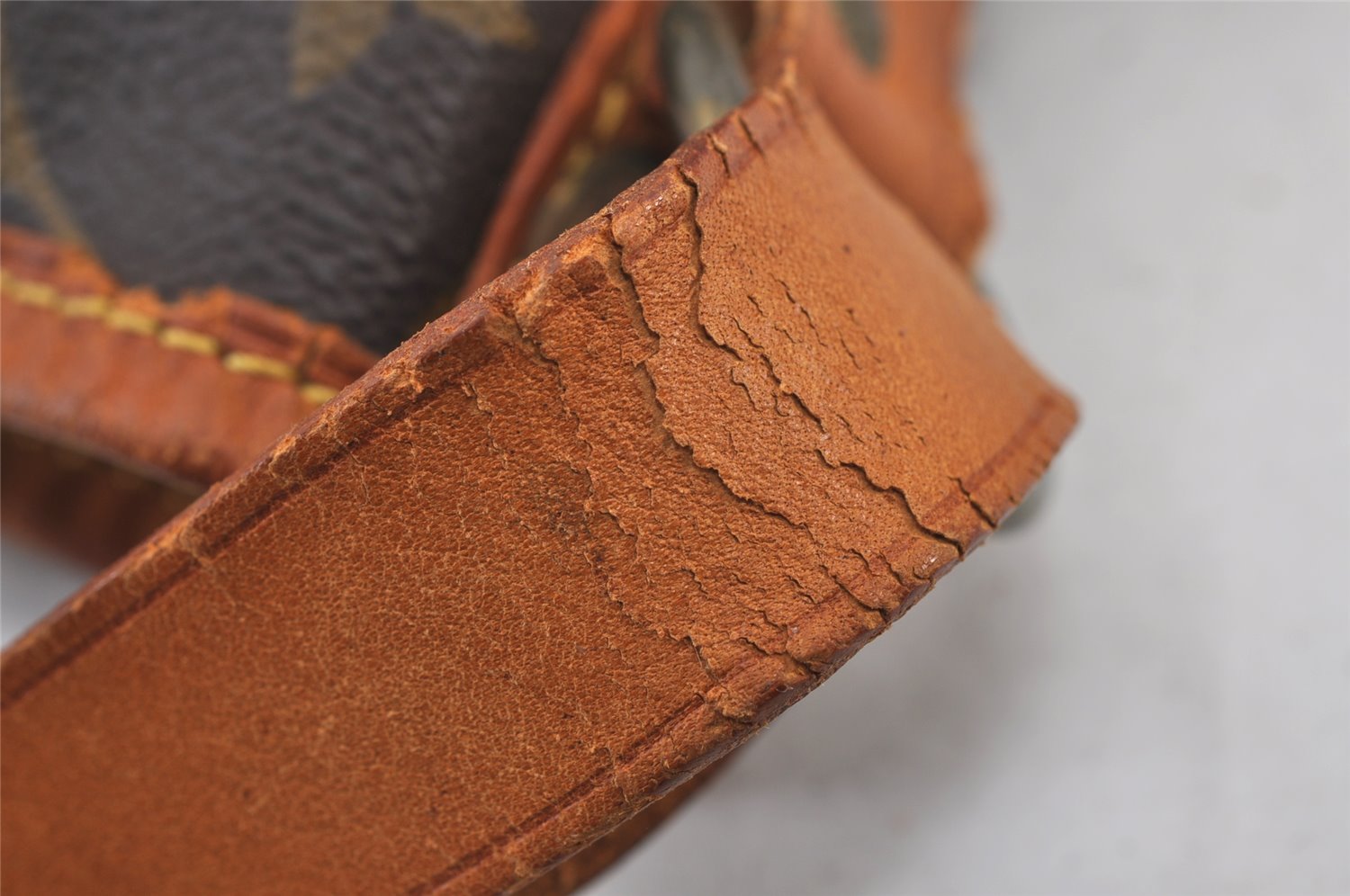 Authentic Louis Vuitton Monogram Noe Shoulder Drawstring Bag M42224 LV 7335J