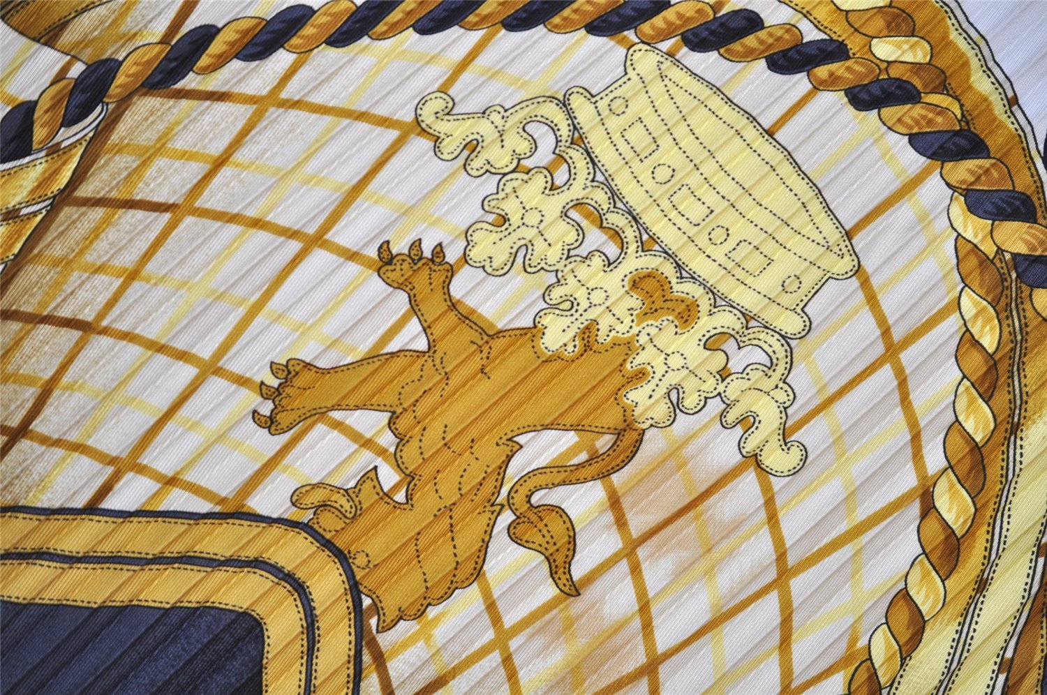 Authentic HERMES Pleats Scarf 