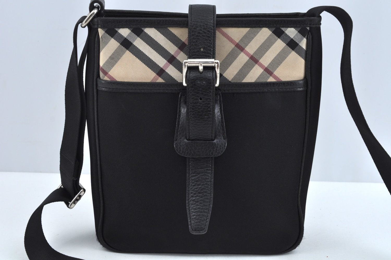 Authentic BURBERRY Nova Check Shoulder Cross Body Bag Nylon Leather Black 7363I