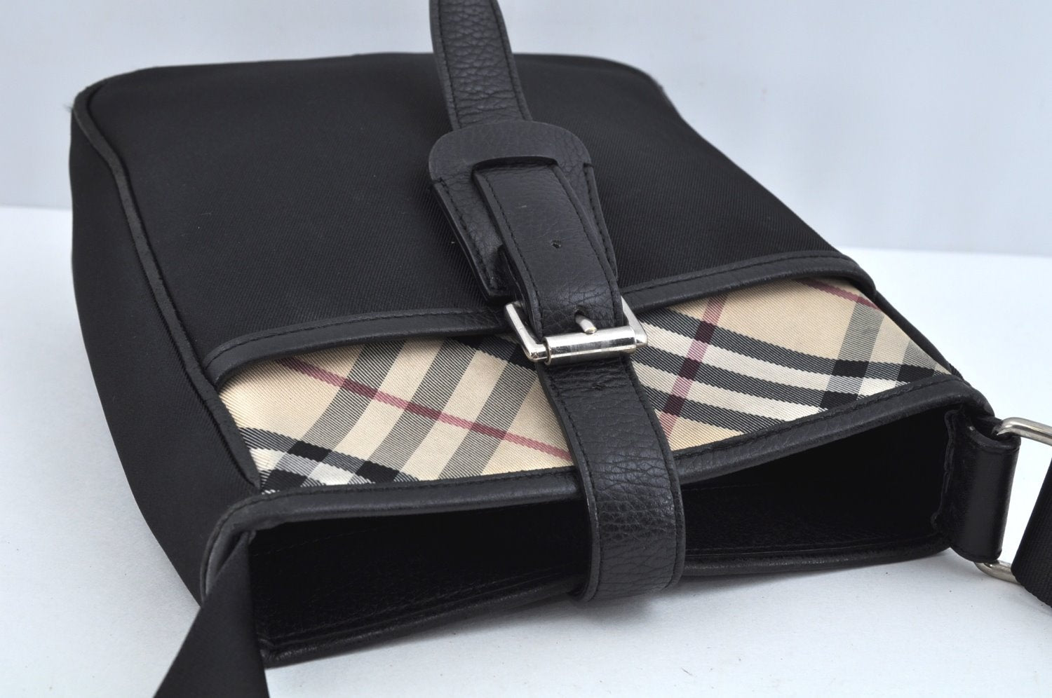 Authentic BURBERRY Nova Check Shoulder Cross Body Bag Nylon Leather Black 7363I