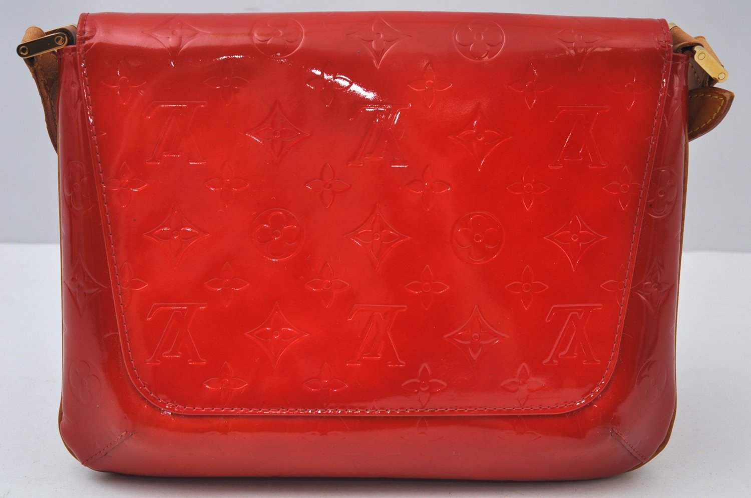 Authentic Louis Vuitton Vernis Thompson Street Shoulder Bag Red M91094 LV 7372I