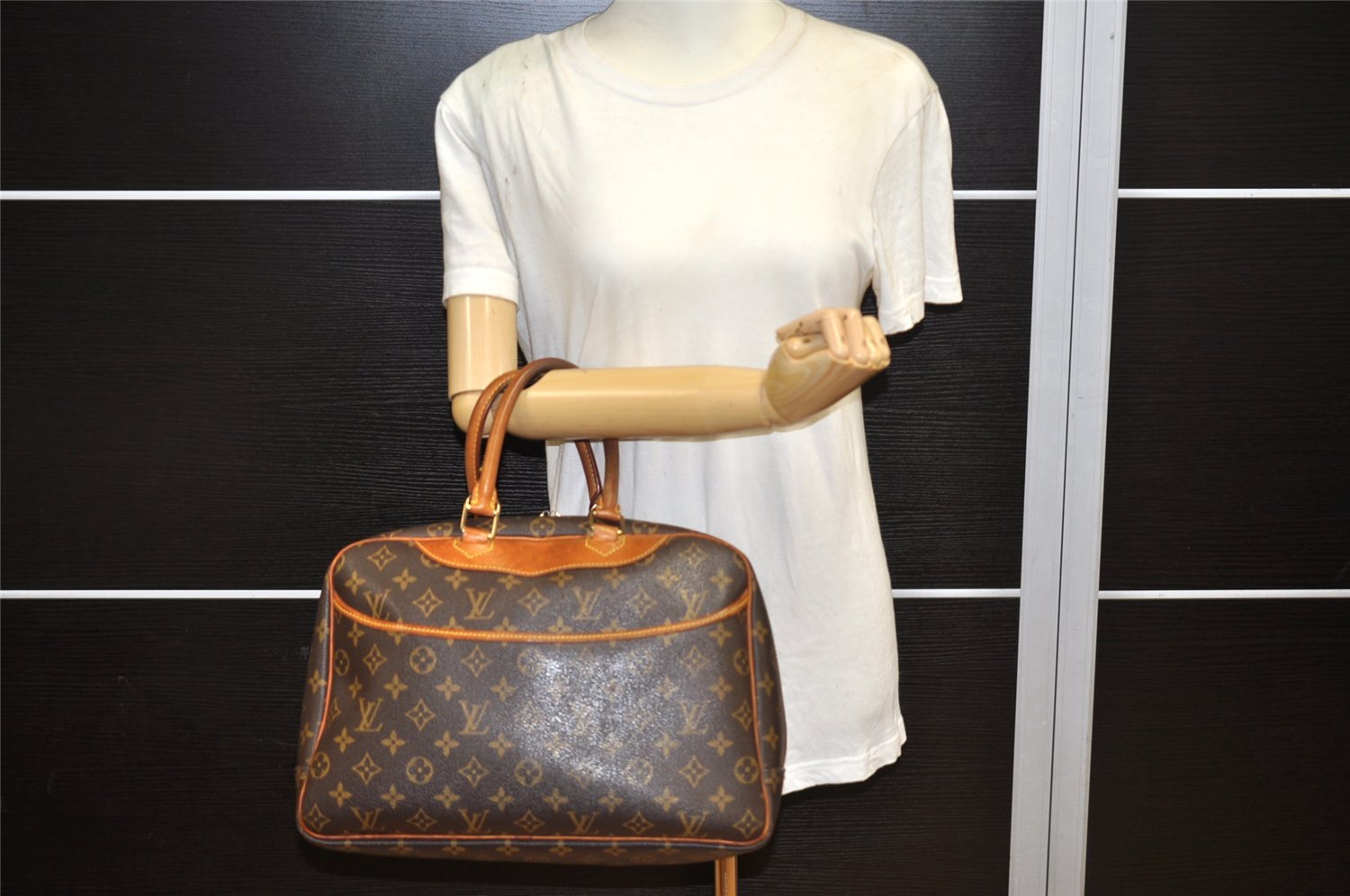 Authentic Louis Vuitton Monogram Deauville Hand Bag M47270 LV 7372K