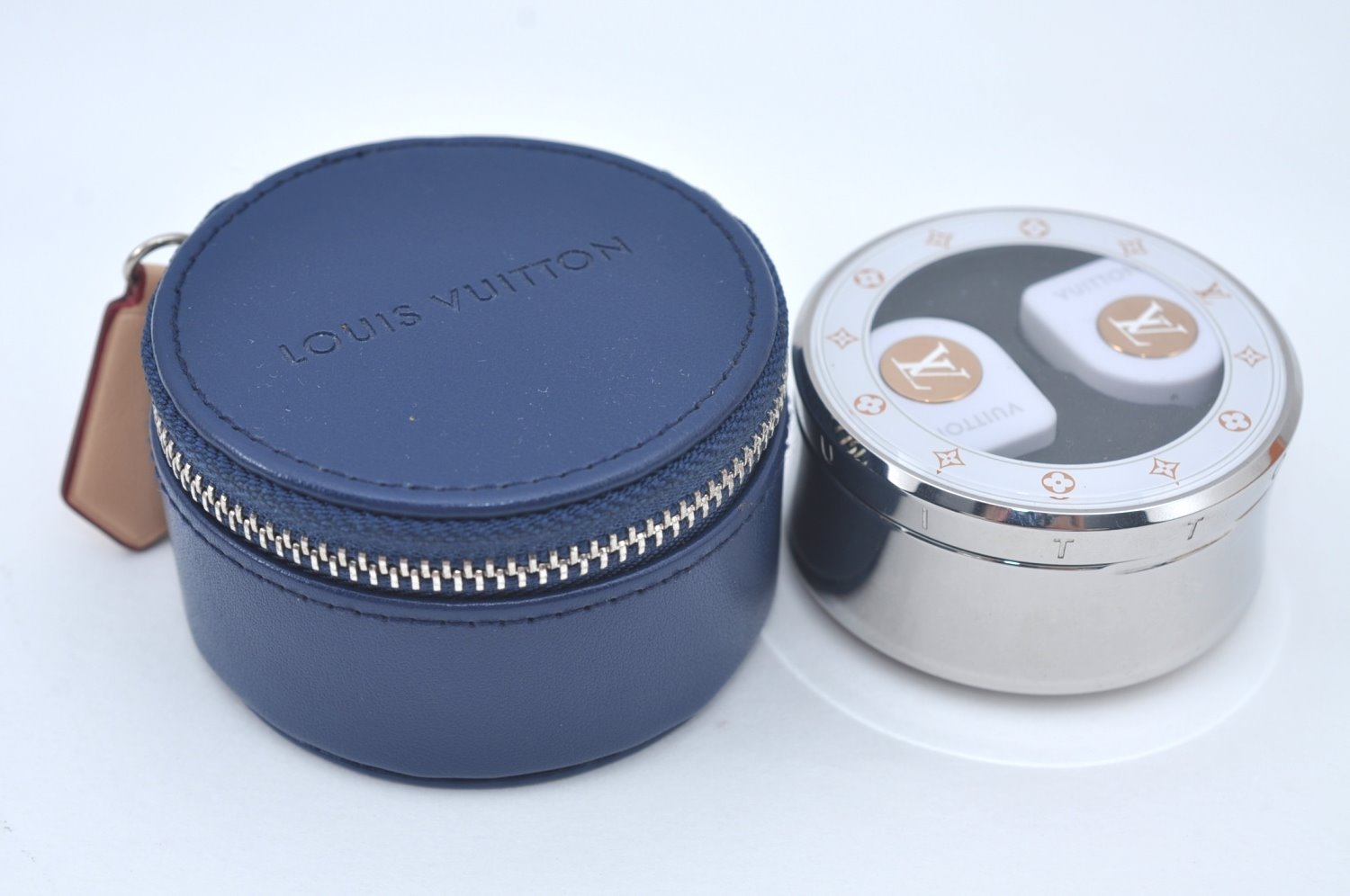 Authentic Louis Vuitton Horizon Earphones White QAB120 LV Box 7377I