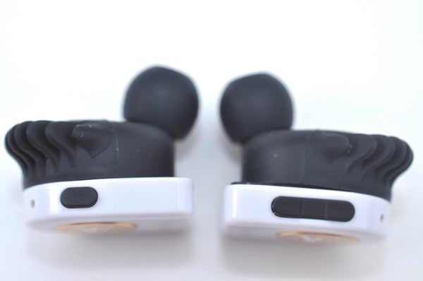 Authentic Louis Vuitton Horizon Earphones White QAB120 LV Box 7377I