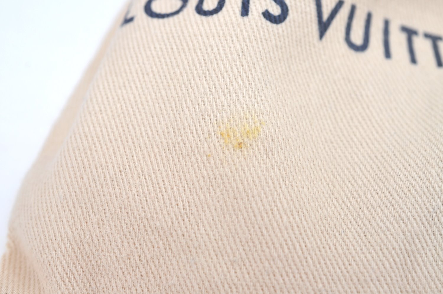 Authentic Louis Vuitton Horizon Earphones White QAB120 LV Box 7377I