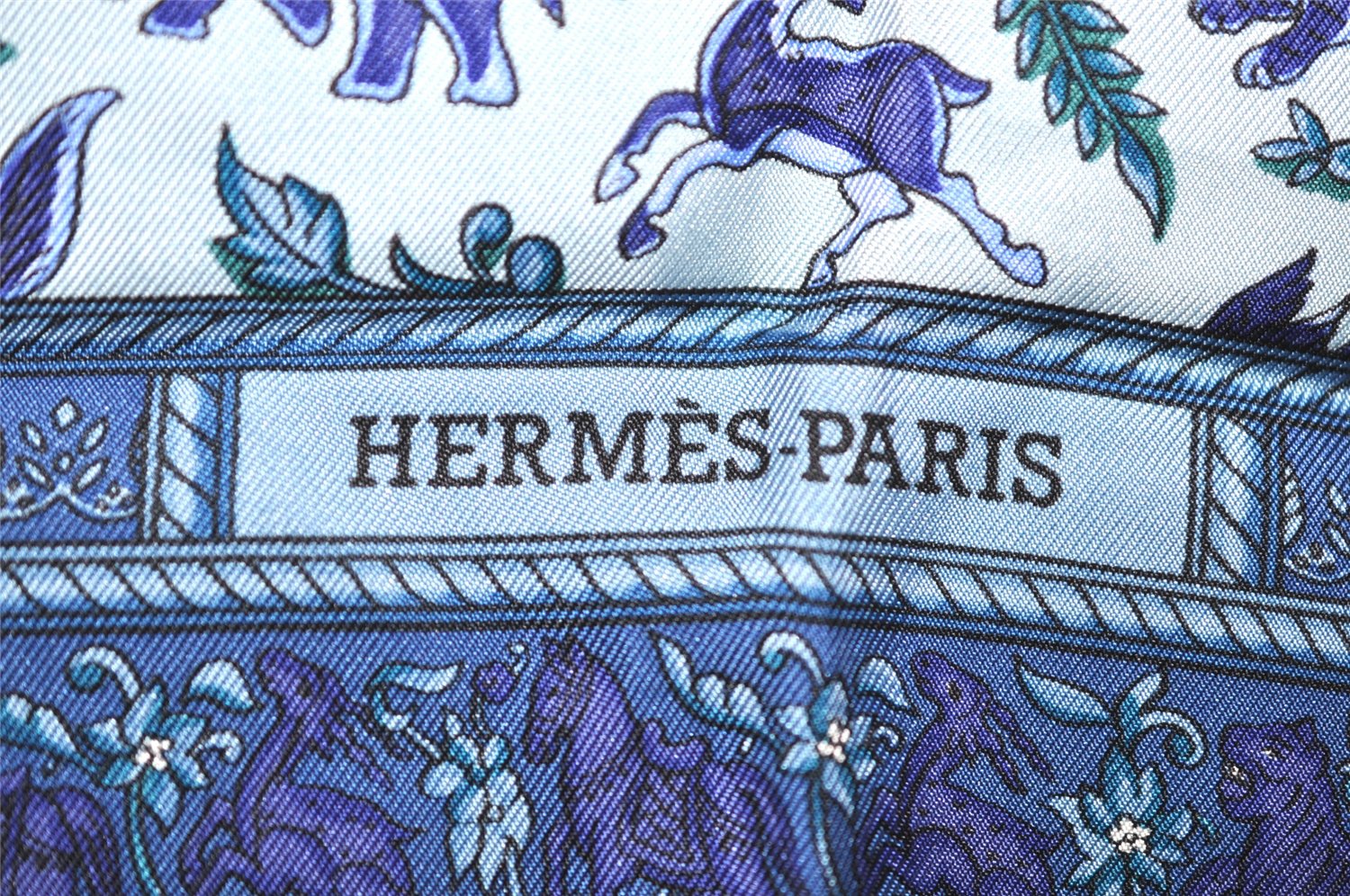 Authentic HERMES Carre 90 Scarf 