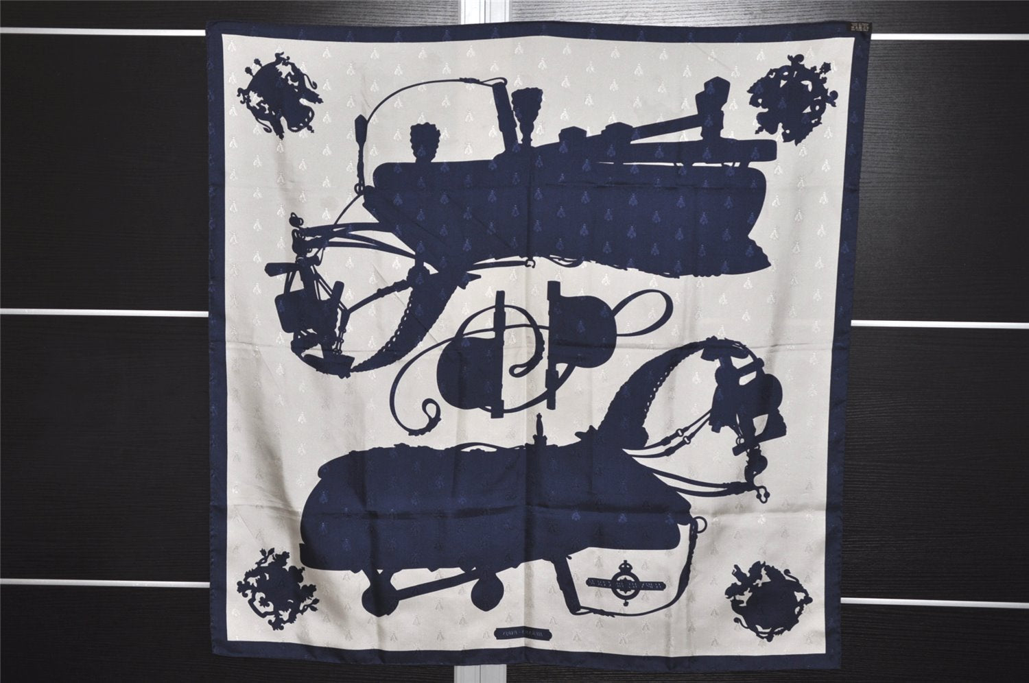 Authentic HERMES Carre 90 Scarf 