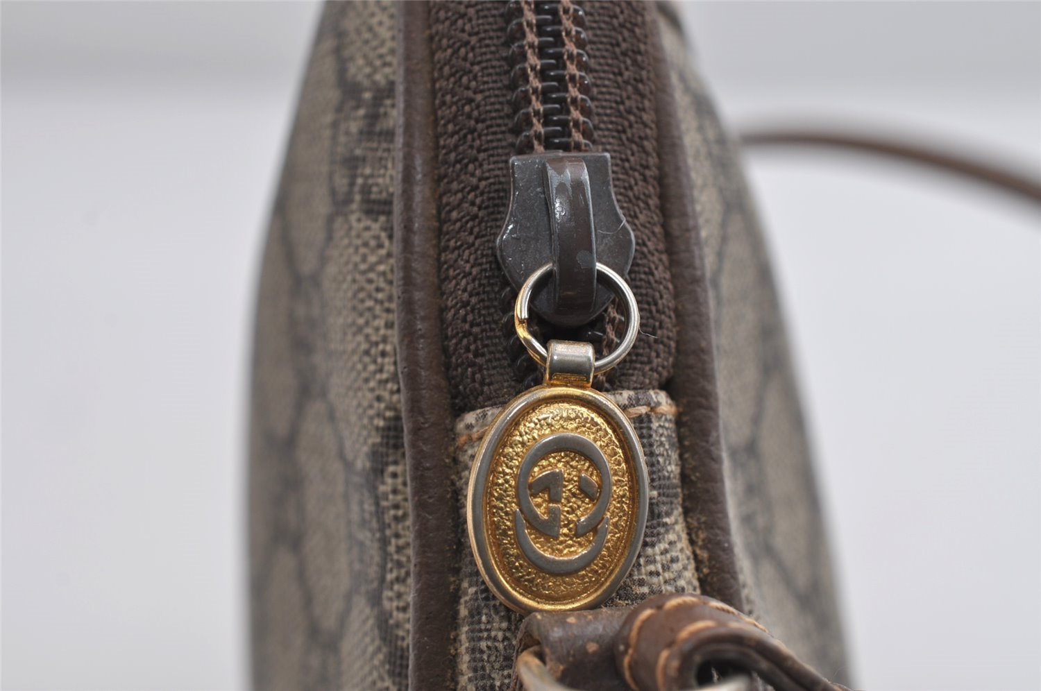 Authentic GUCCI Shoulder Cross Body Bag Purse GG PVC Leather Brown Junk 7390I