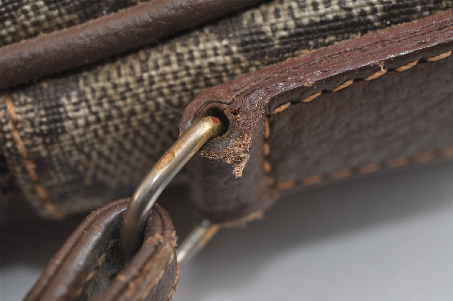 Authentic GUCCI Shoulder Cross Body Bag Purse GG PVC Leather Brown Junk 7390I