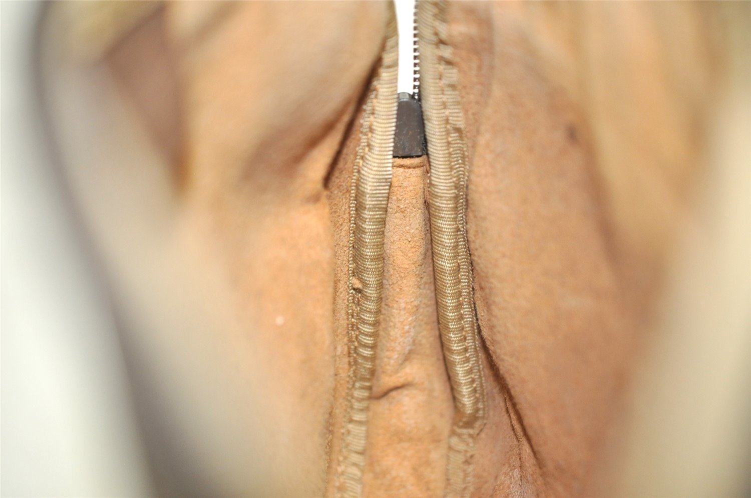 Authentic GUCCI Shoulder Cross Body Bag Purse GG PVC Leather Brown Junk 7390I