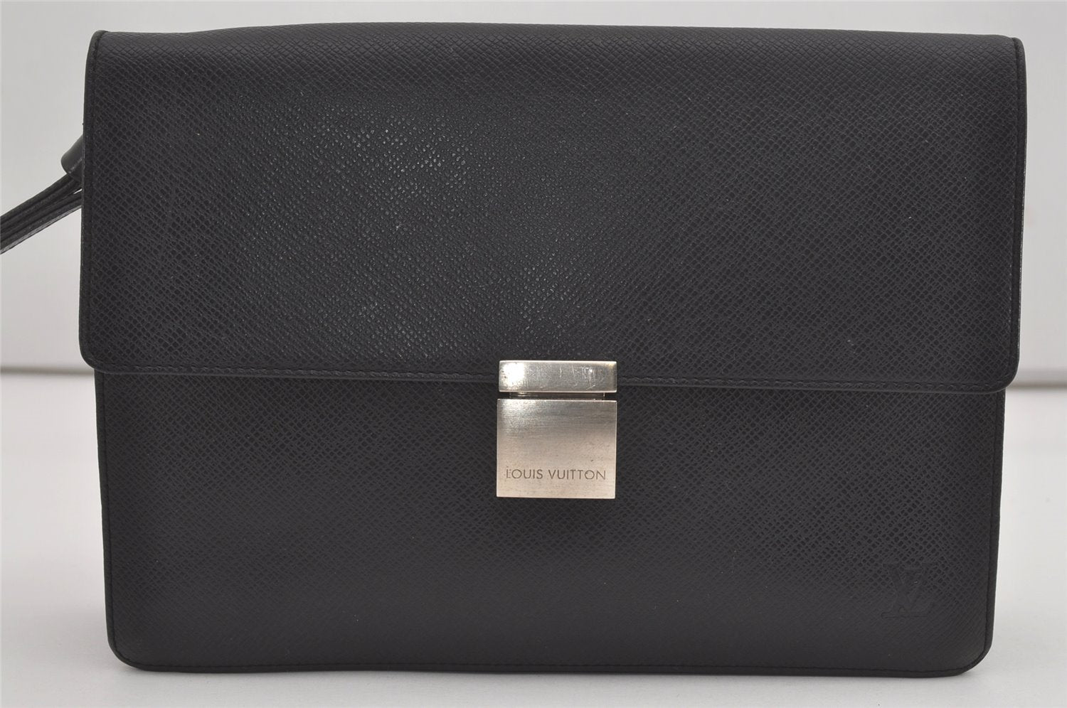 Authentic Louis Vuitton Taiga Selenga Clutch Hand Bag Black M30782 LV 7423I