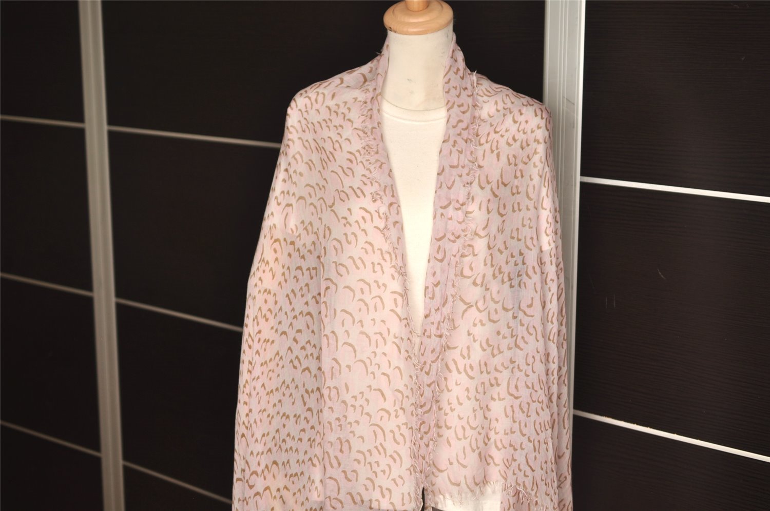 Authentic Louis Vuitton Etole Leopard Stole Scarf Cashmere Silk Pink 7427J