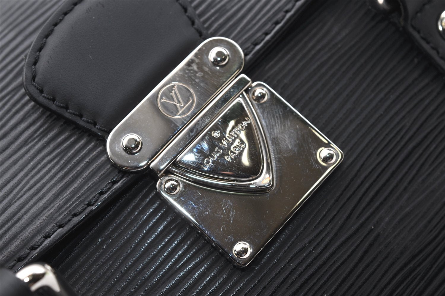 Authentic Louis Vuitton Epi Segur PM Hand Bag Black M58822 LV 7428I