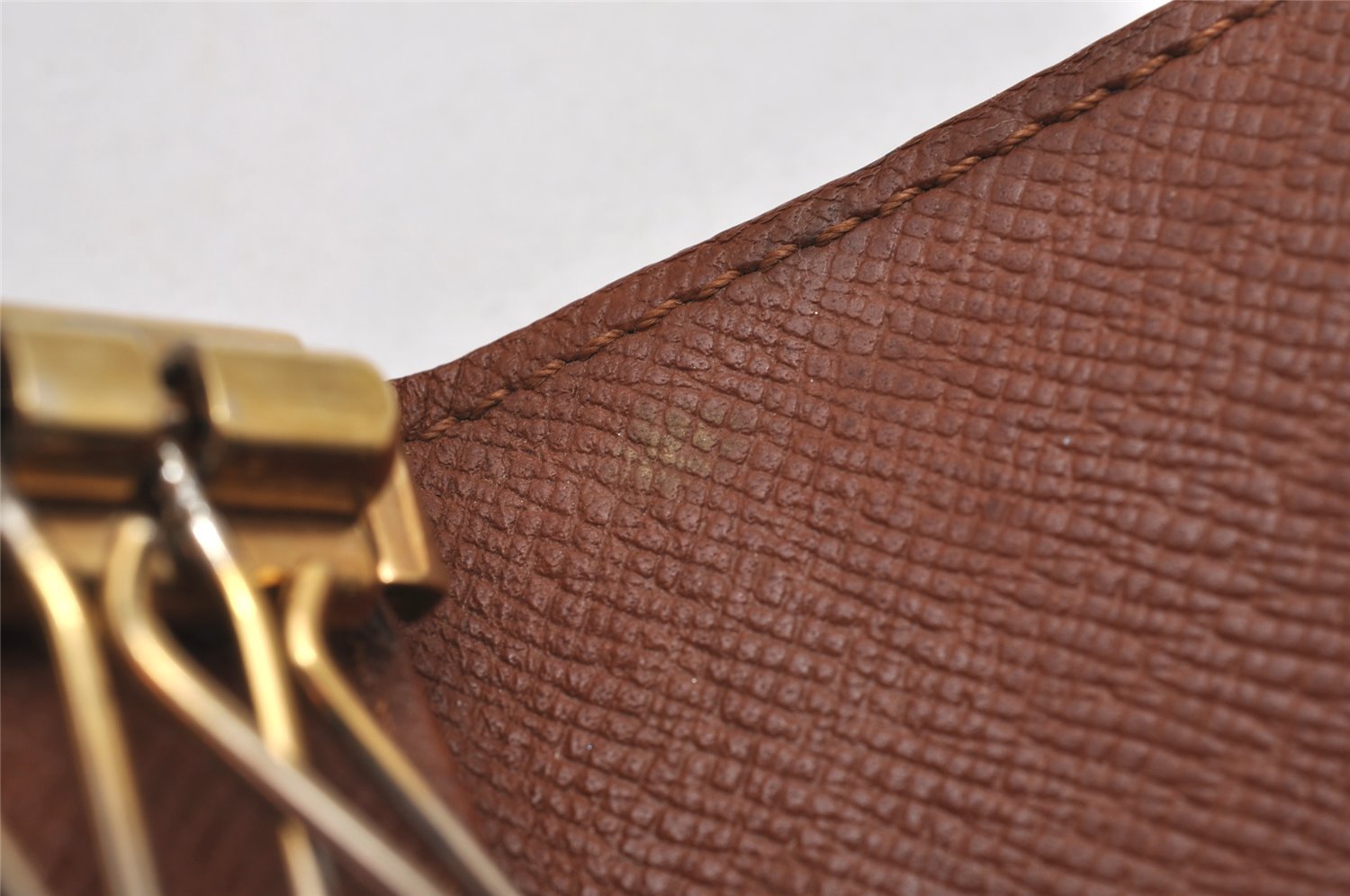 Authentic Louis Vuitton Monogram Multicles 6 Six Hooks Key Case M62630 LV 7431I