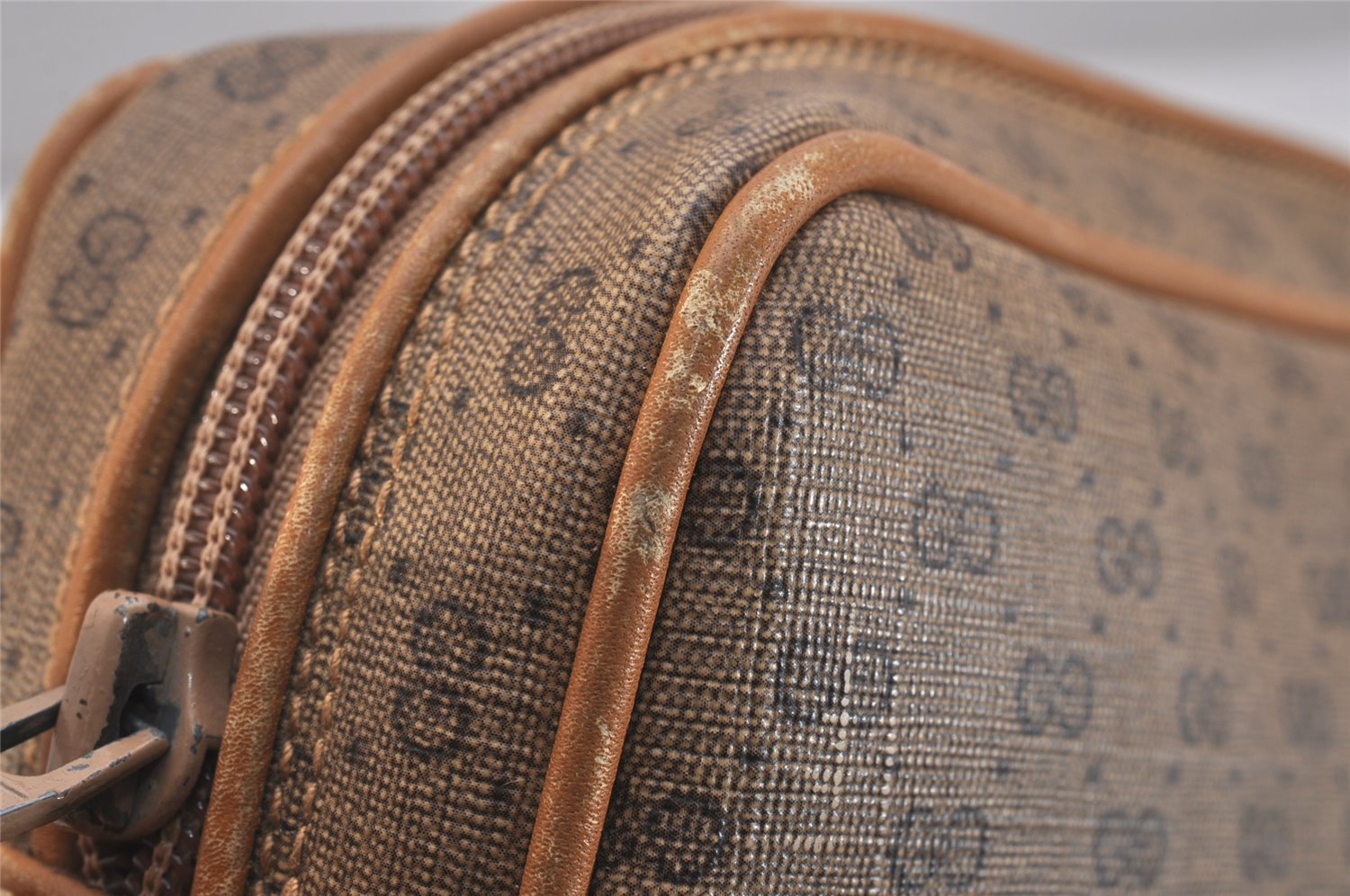 Authentic GUCCI Micro GG PVC Leather Shoulder Cross Body Bag Purse Brown  7431J