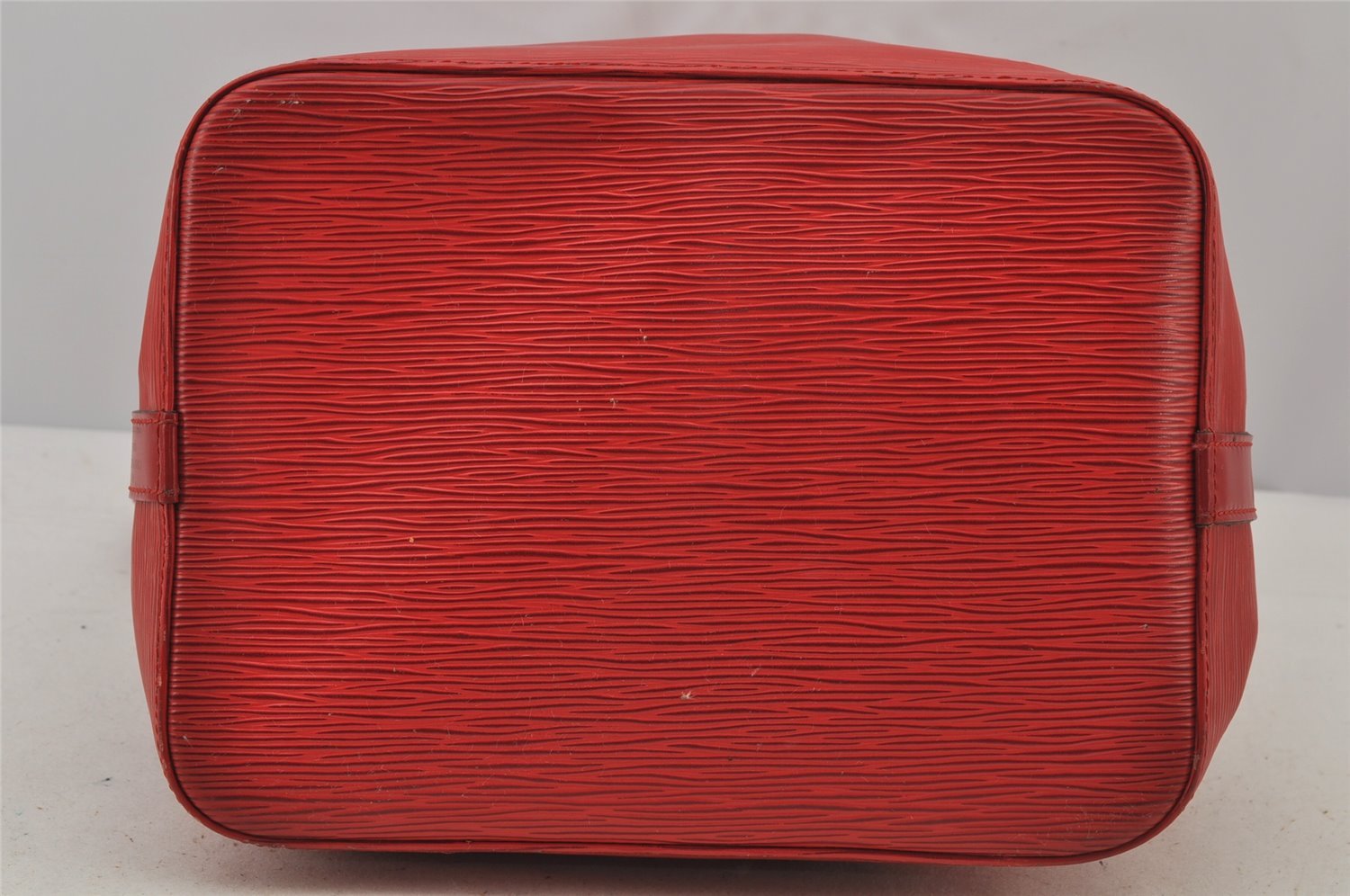 Authentic Louis Vuitton Epi Petit Noe Shoulder Drawstring Bag M44107 Red 7433J