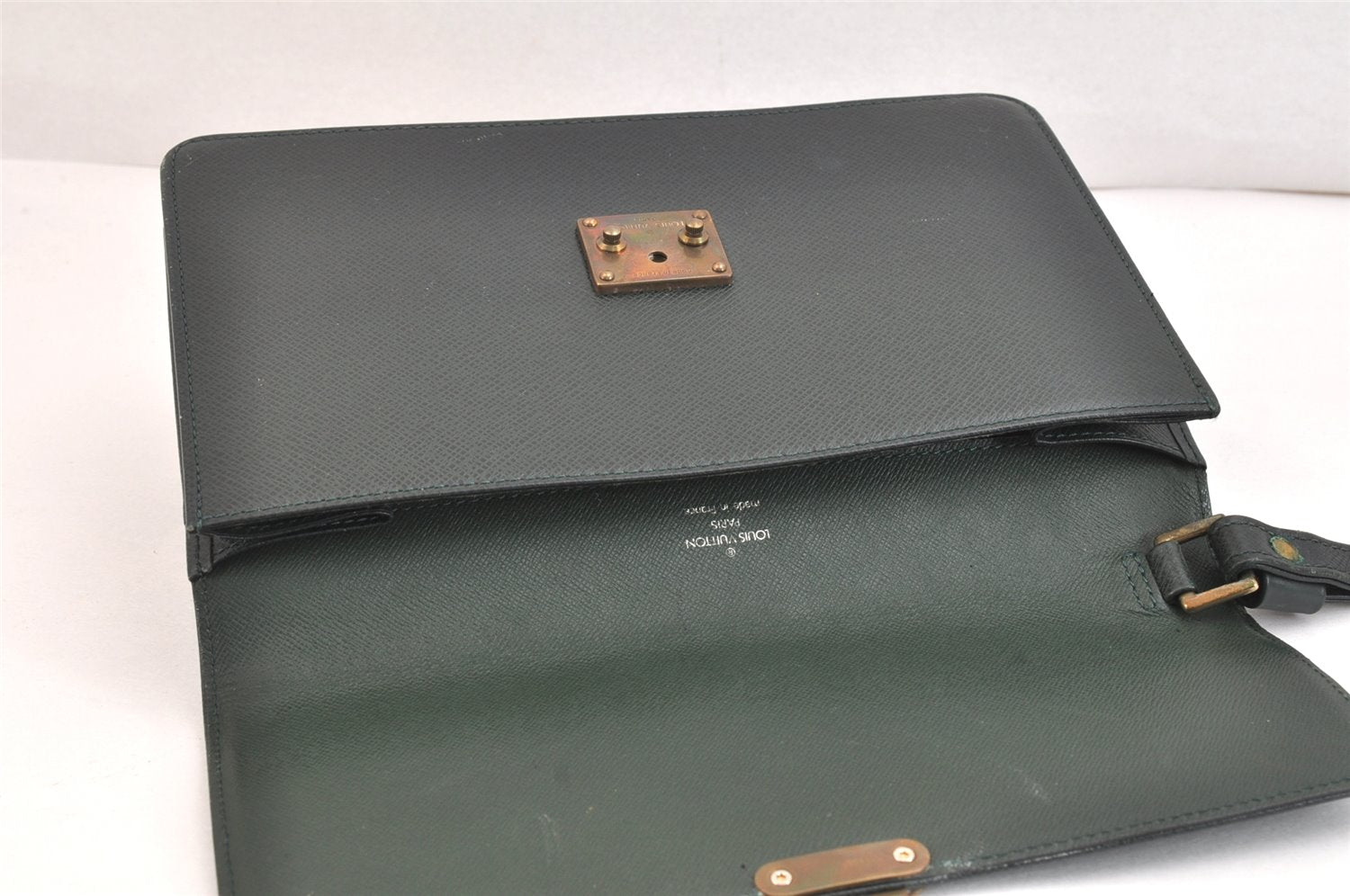 Authentic Louis Vuitton Taiga Pochette Kourad Clutch Bag Green M30194 LV 7435K