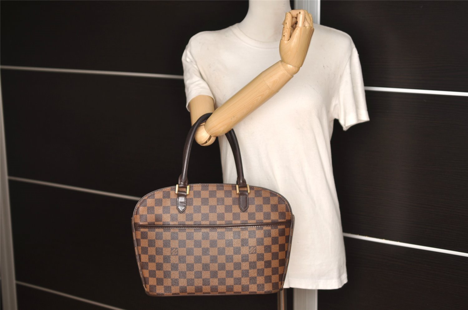 Authentic Louis Vuitton Damier Sarria Horizontal Hand Bag N51282 LV 7452I