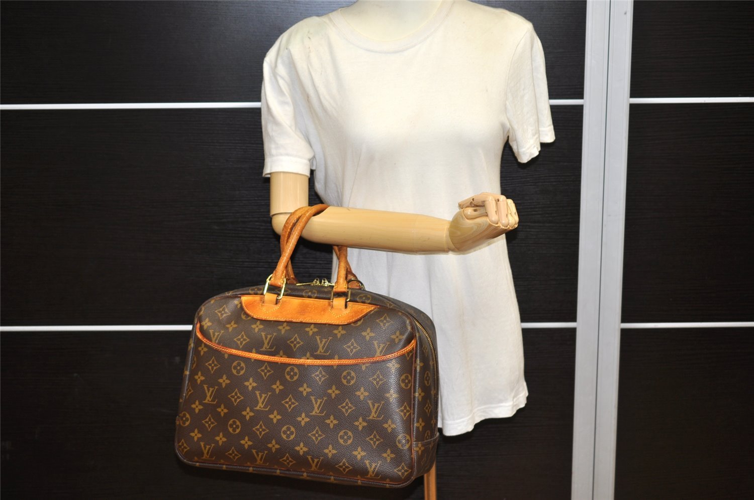 Authentic Louis Vuitton Monogram Deauville Hand Bag M47270 LV 7453K