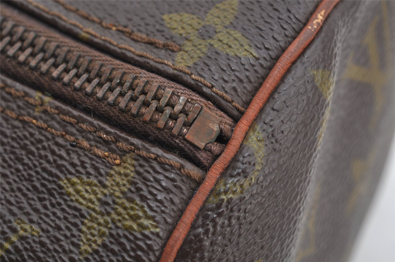 Authentic Louis Vuitton Monogram Papillon 30 Hand Bag Old Model LV 7462I