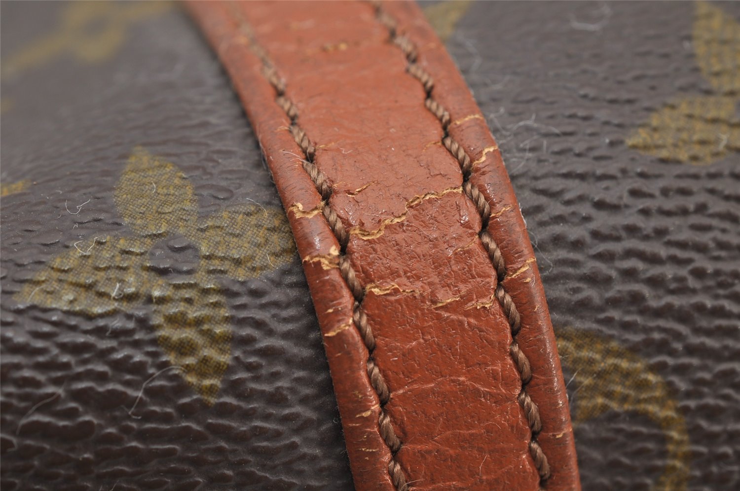 Authentic Louis Vuitton Monogram Papillon 30 Hand Bag Old Model LV 7462I