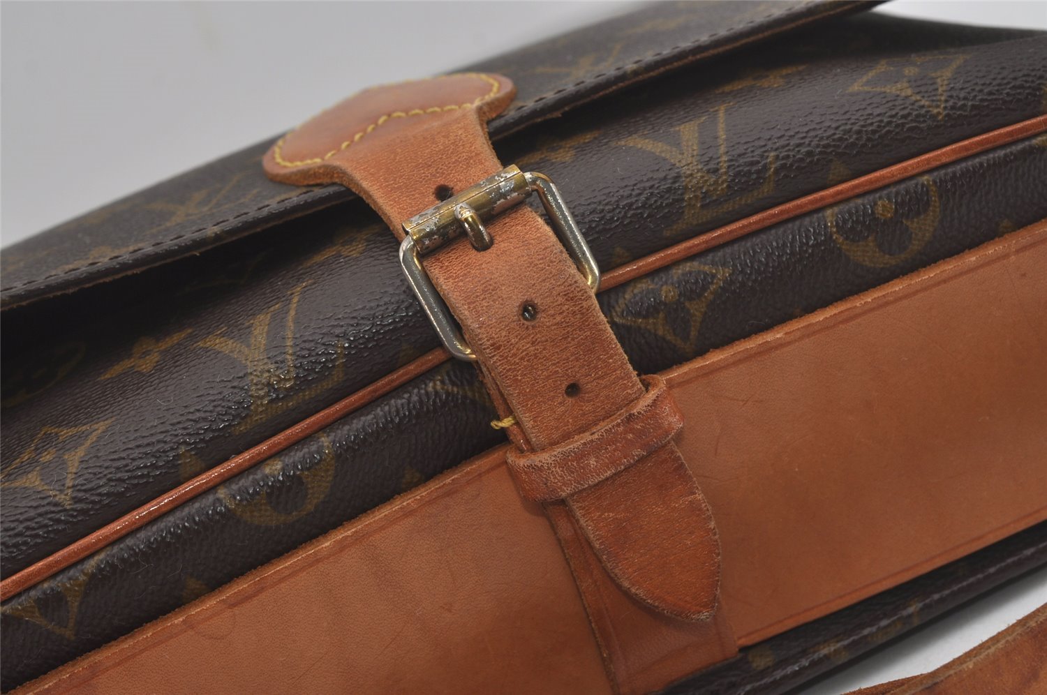 Authentic Louis Vuitton Monogram Cartouchiere GM Shoulder Bag Old Model 7463I