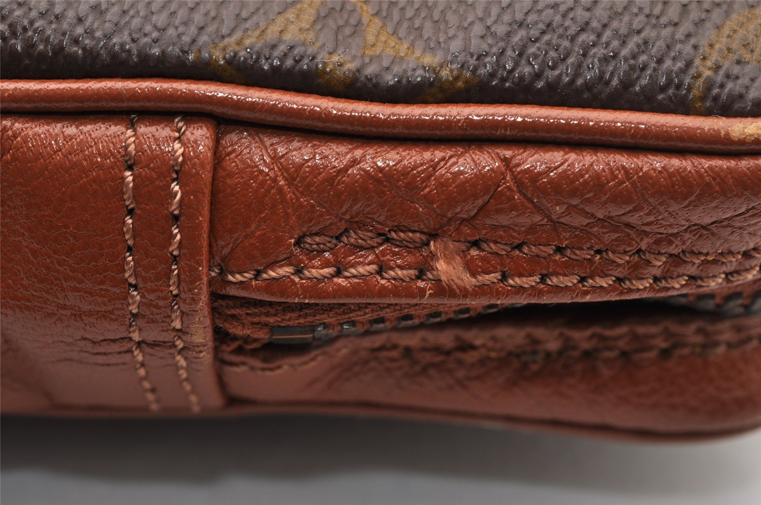 Authentic Louis Vuitton Monogram Pochette Sport Clutch Hand Bag Old Model 7465I