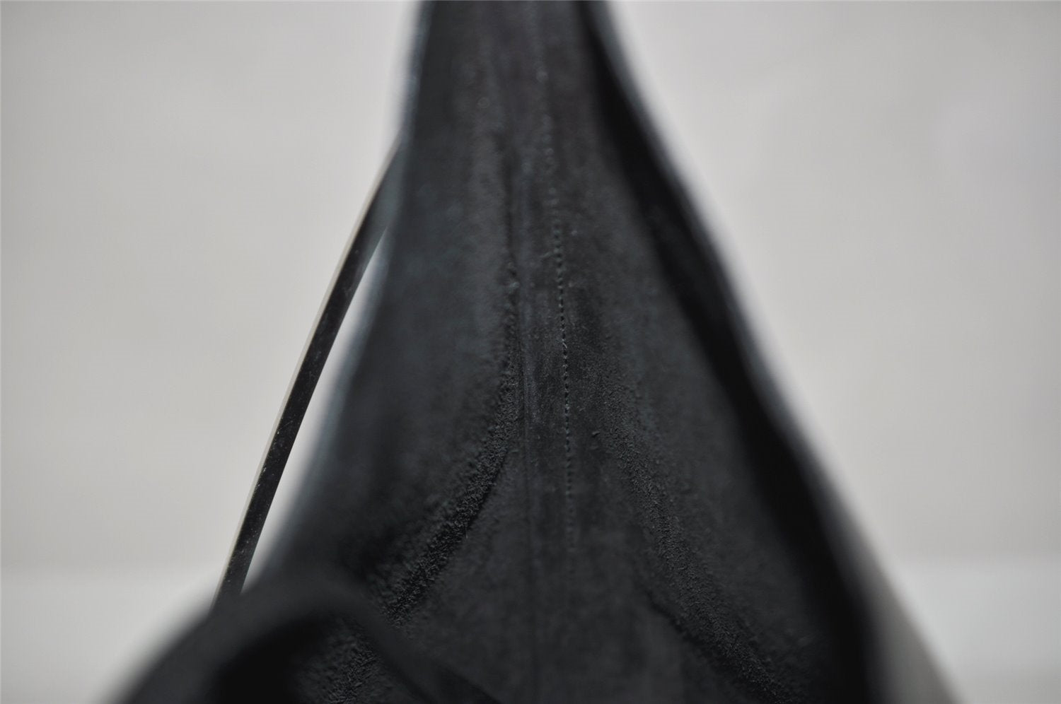 Authentic GUCCI Vintage Shoulder Bag Purse Leather Black 7469I