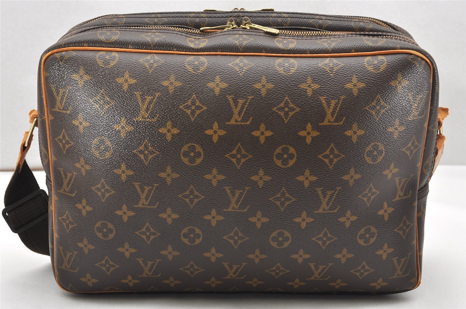 Authentic Louis Vuitton Monogram Reporter GM Shoulder Cross Bag M45252 LV 7470K