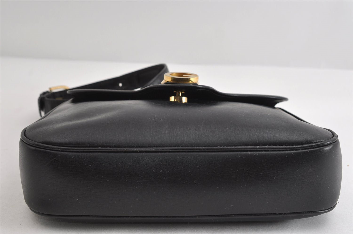 Authentic GUCCI Vintage Shoulder Bag Purse Leather Black 7471I