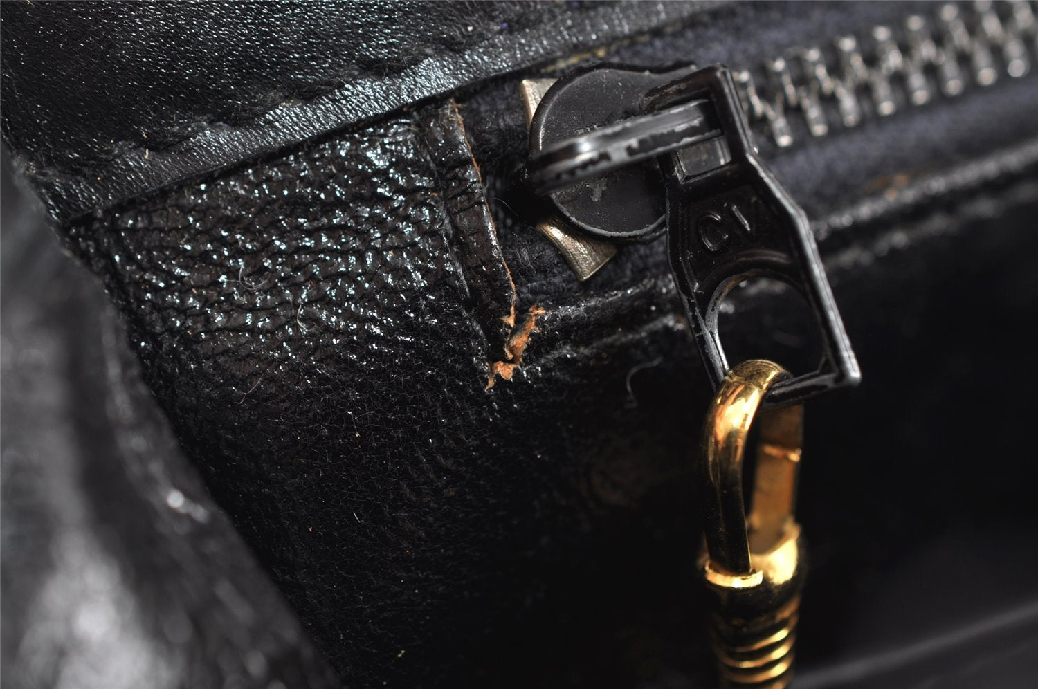 Authentic GUCCI Vintage Shoulder Bag Purse Leather Black 7471I