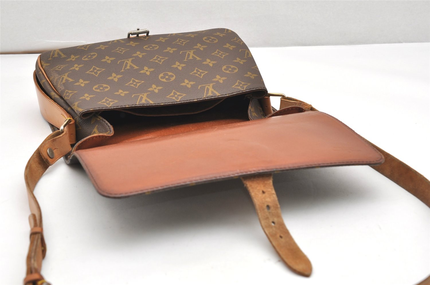 Authentic Louis Vuitton Monogram Cartouchiere GM Shoulder Bag Old Model 7471K