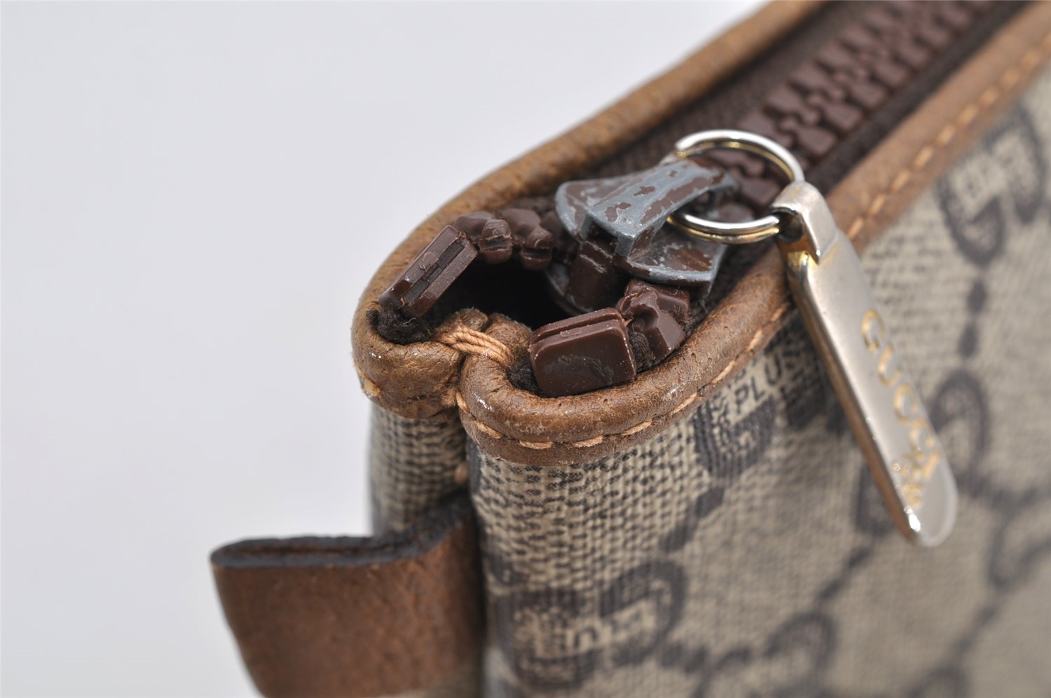 Authentic GUCCI Vintage GG Plus Clutch Hand Bag Purse GG PVC Leather Brown 7480I