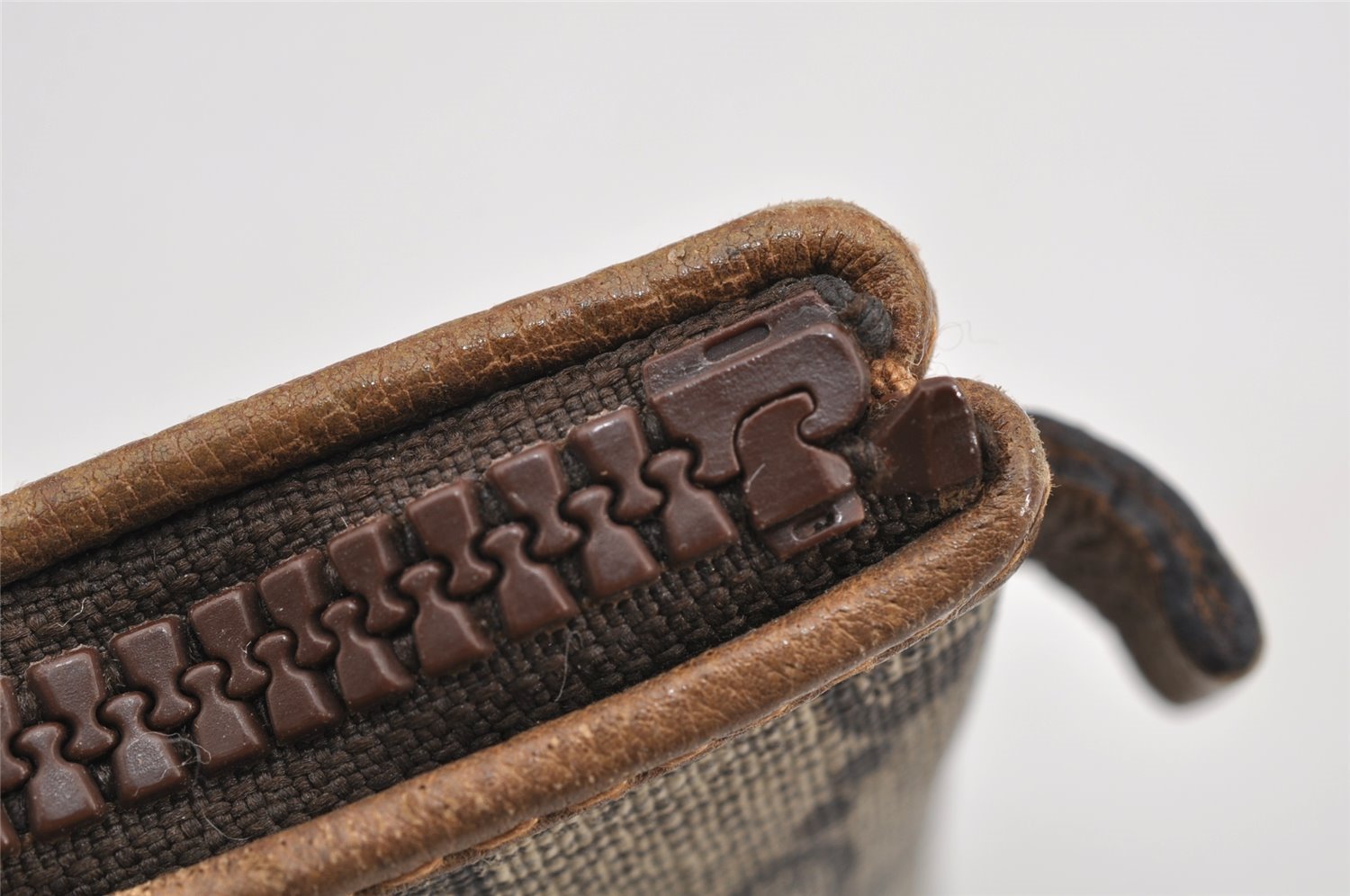 Authentic GUCCI Vintage GG Plus Clutch Hand Bag Purse GG PVC Leather Brown 7480I