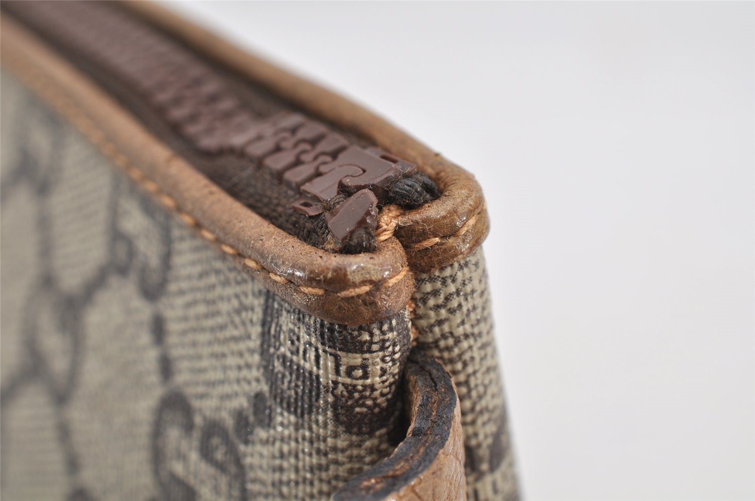 Authentic GUCCI Vintage GG Plus Clutch Hand Bag Purse GG PVC Leather Brown 7480I