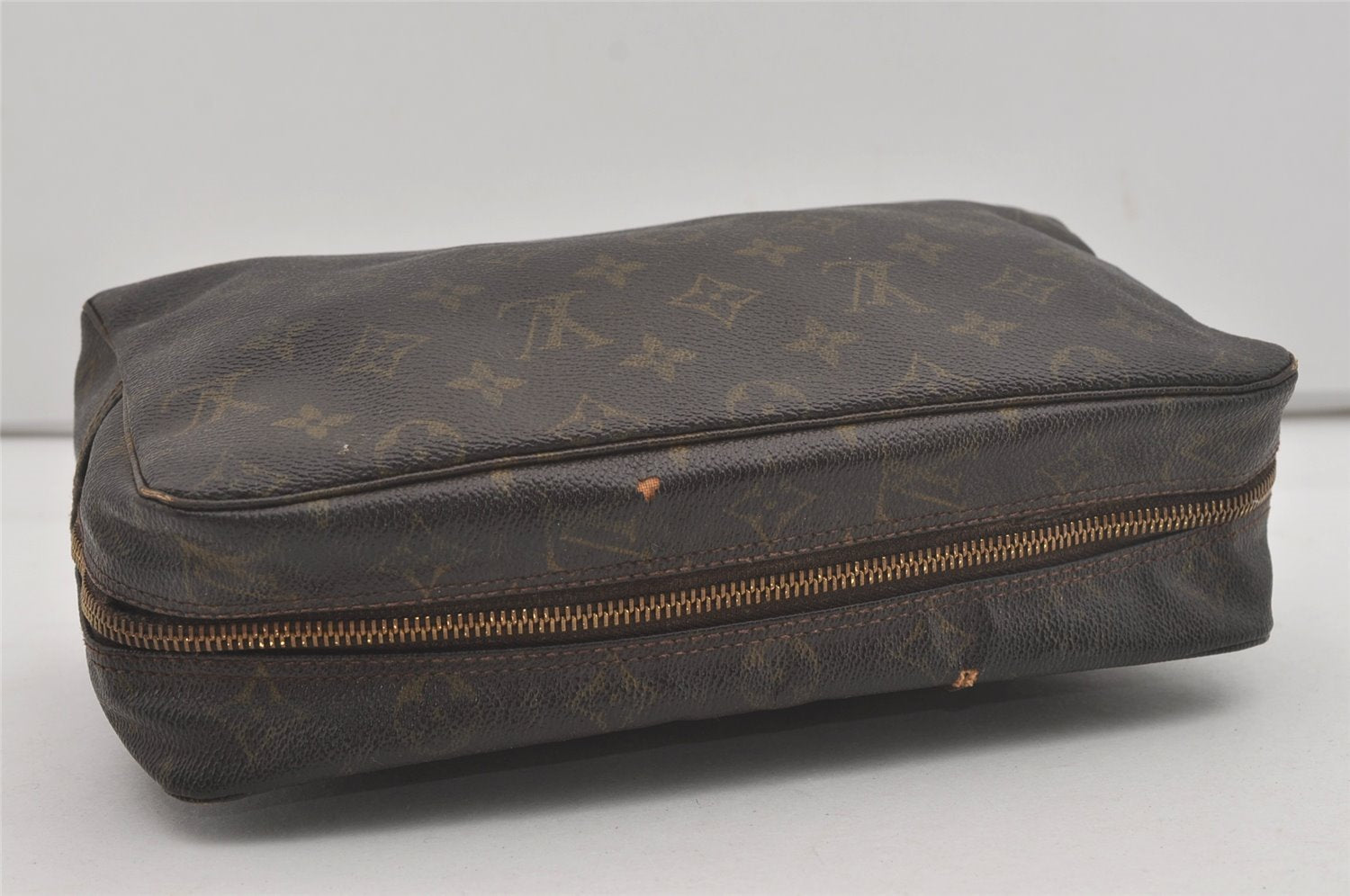 Auth Louis Vuitton Monogram Trousse Toilette 28 Clutch Hand Bag M47522 LV 7486I