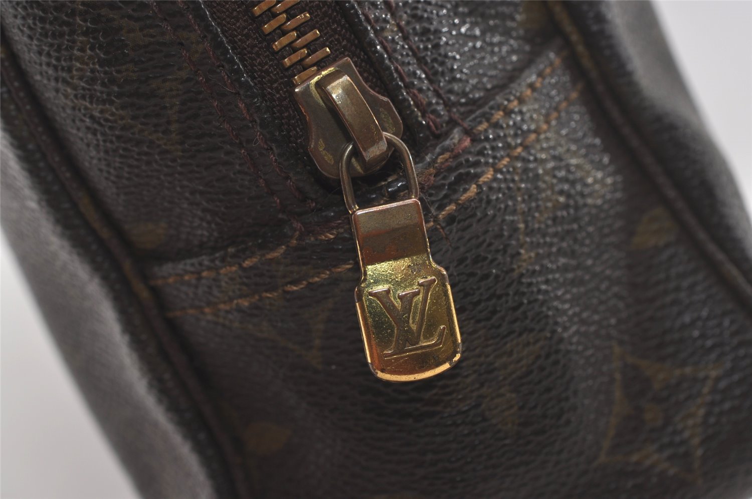 Auth Louis Vuitton Monogram Trousse Toilette 28 Clutch Hand Bag M47522 LV 7486I