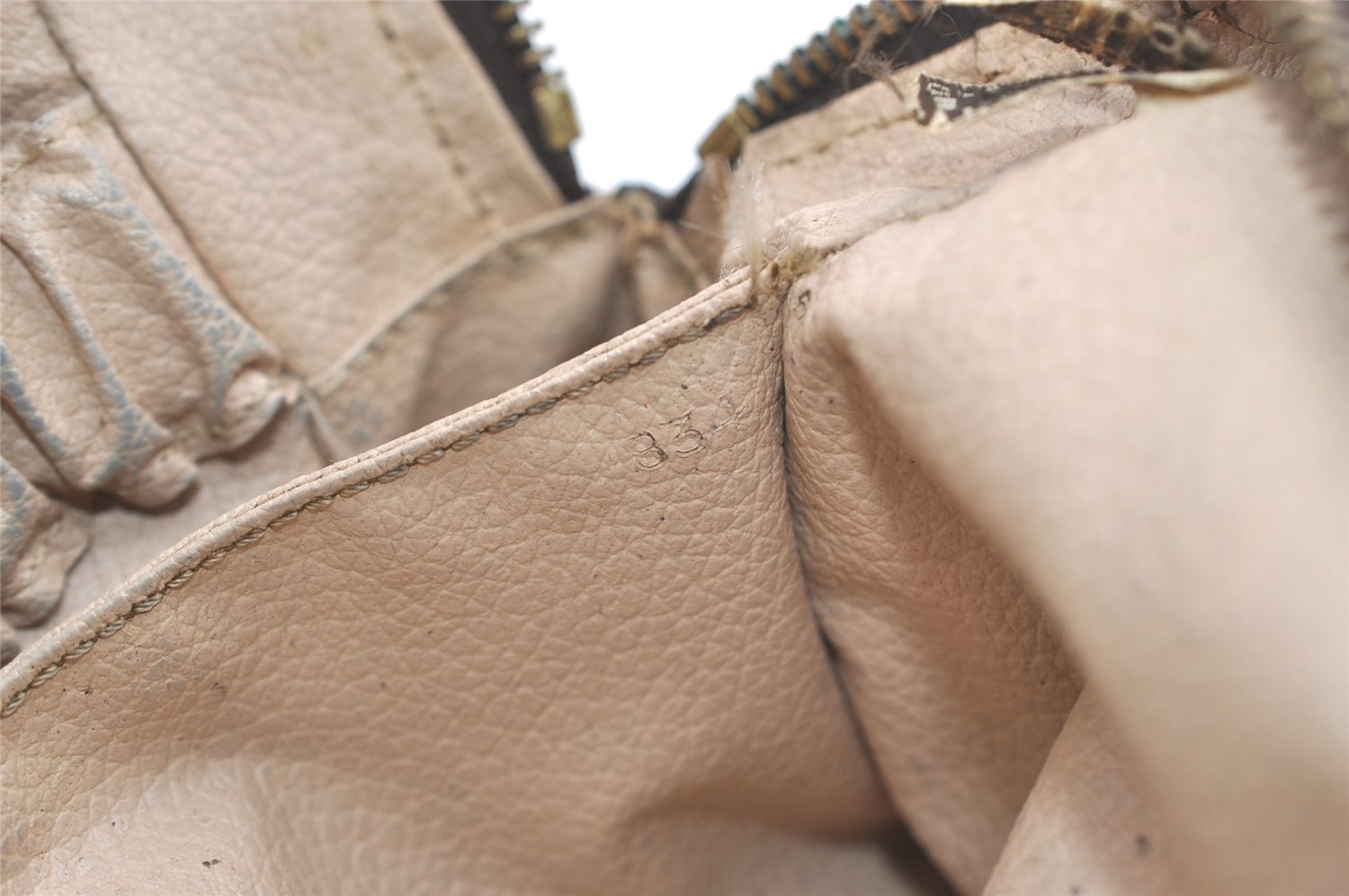 Auth Louis Vuitton Monogram Trousse Toilette 28 Clutch Hand Bag M47522 LV 7486I