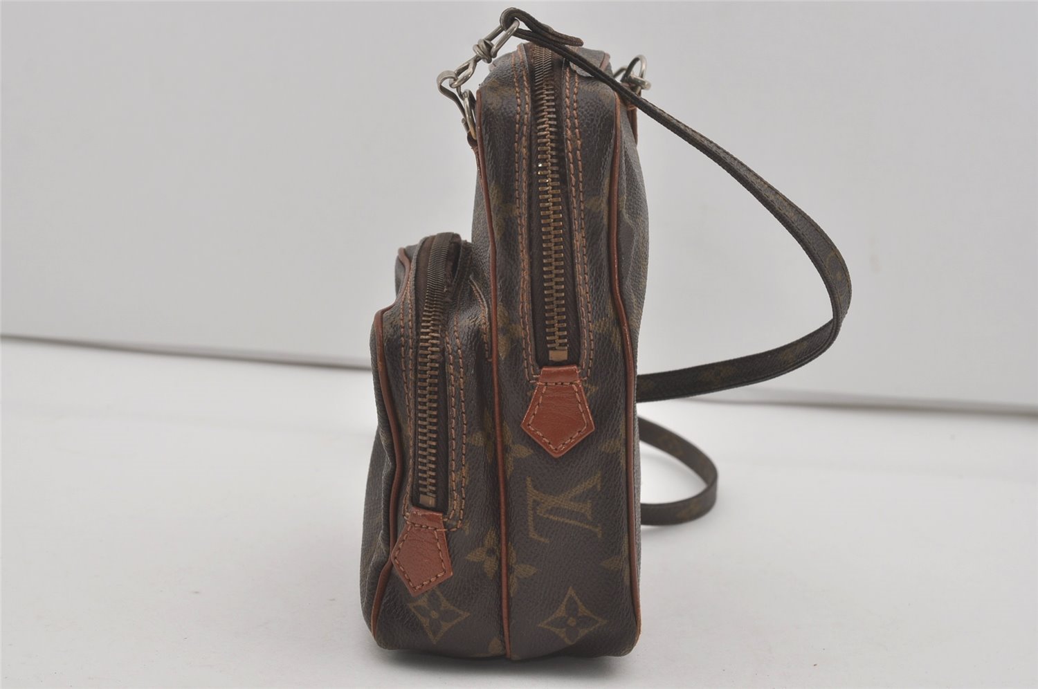 Authentic Louis Vuitton Monogram Amazone Shoulder Cross Bag Old Model Junk 7489I