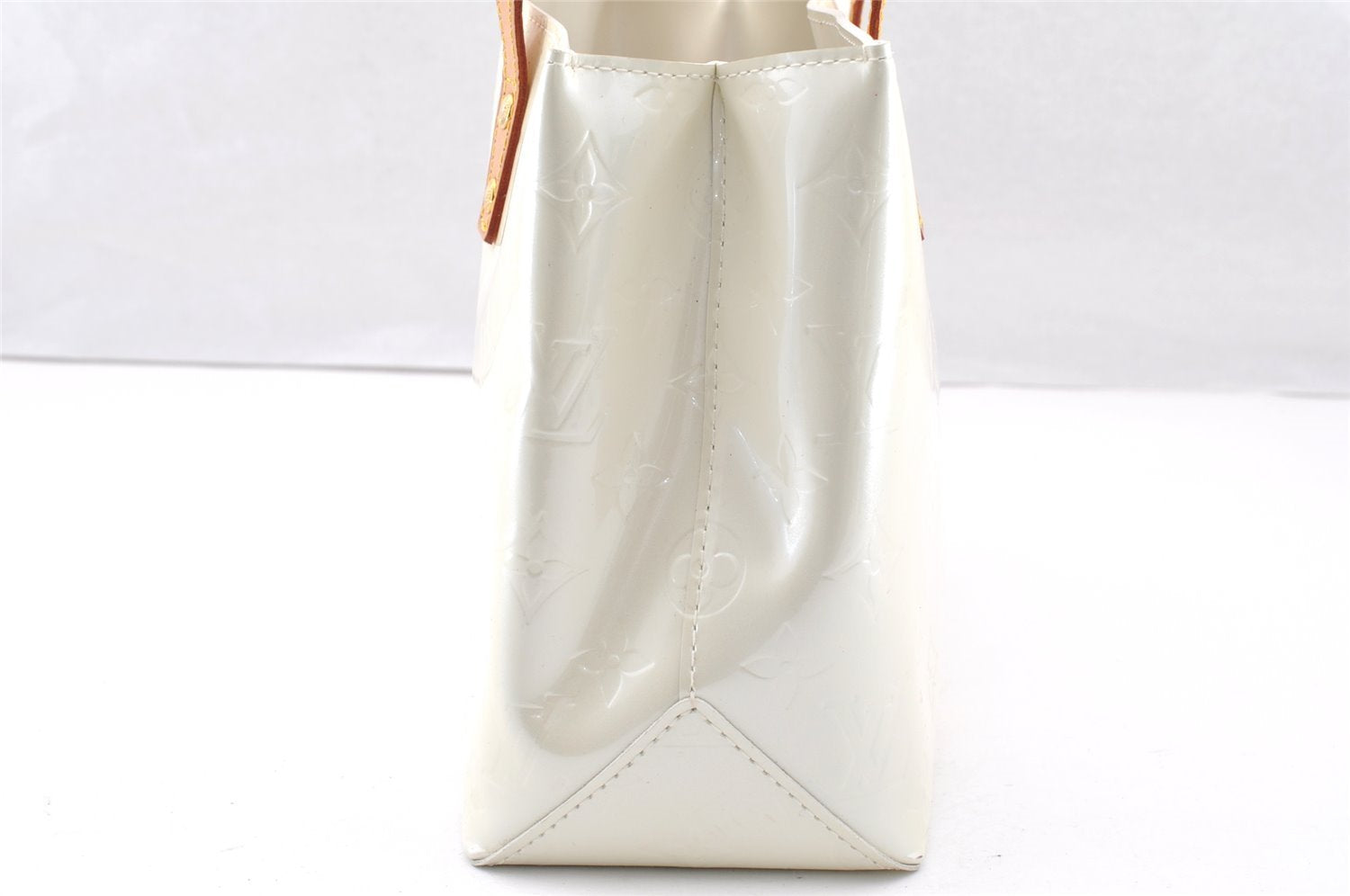 Authentic Louis Vuitton Vernis Reade PM Hand Bag White White M91336 LV 7493I