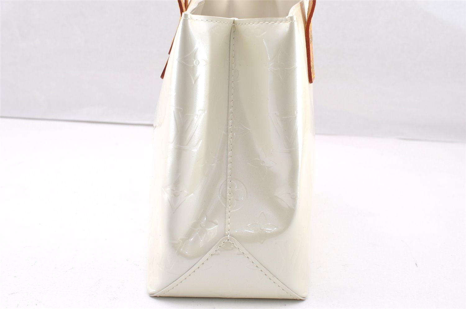 Authentic Louis Vuitton Vernis Reade PM Hand Bag White White M91336 LV 7493I