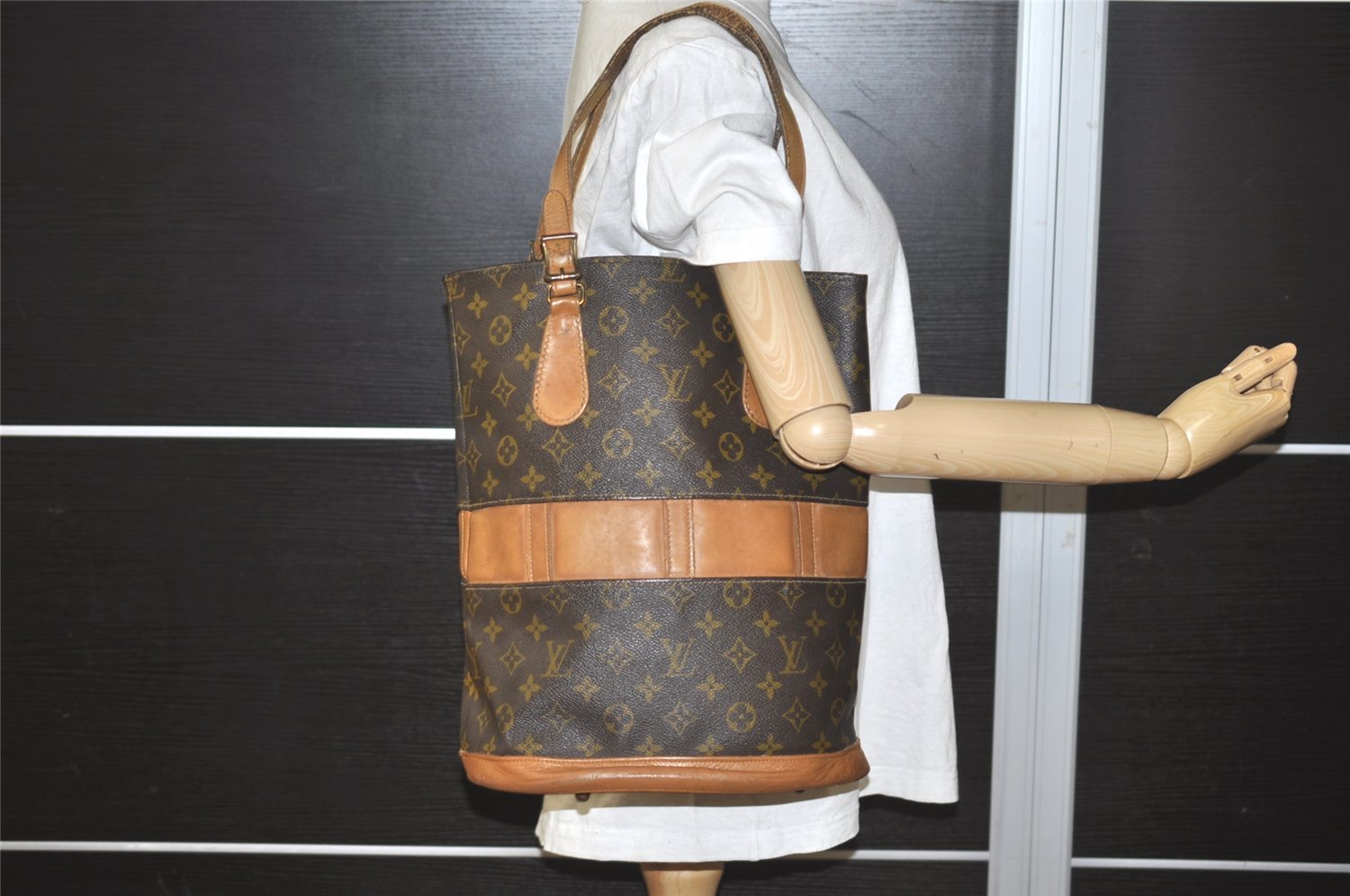 Authentic Louis Vuitton Monogram Bucket GM Shoulder Bag T42236 USA Model 7511I
